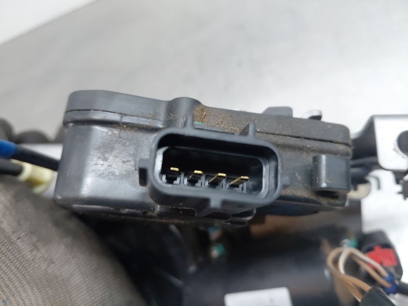 Recambio de cerradura puerta trasera izquierda para chrysler grand voyager v (rt) 2.8 crd referencia OEM IAM 68030379AA  