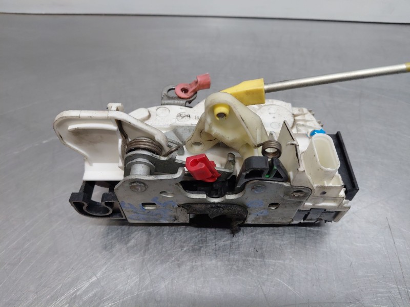 Recambio de cerradura puerta delantera derecha para chrysler grand voyager v (rt) 2.8 crd referencia OEM IAM 4589422AA  