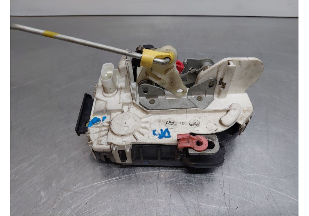 Recambio de cerradura puerta delantera derecha para chrysler grand voyager v (rt) 2.8 crd referencia OEM IAM 4589422AA  