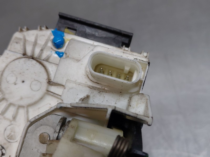 Recambio de cerradura puerta delantera derecha para chrysler grand voyager v (rt) 2.8 crd referencia OEM IAM 4589422AA  