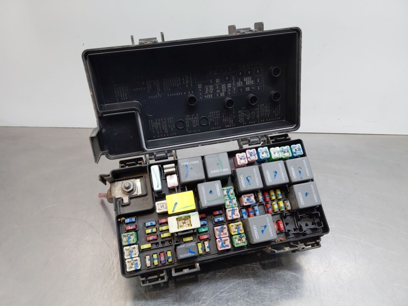 Recambio de caja reles / fusibles para chrysler grand voyager v (rt) 2.8 crd referencia OEM IAM 68036345AA 56049720R 