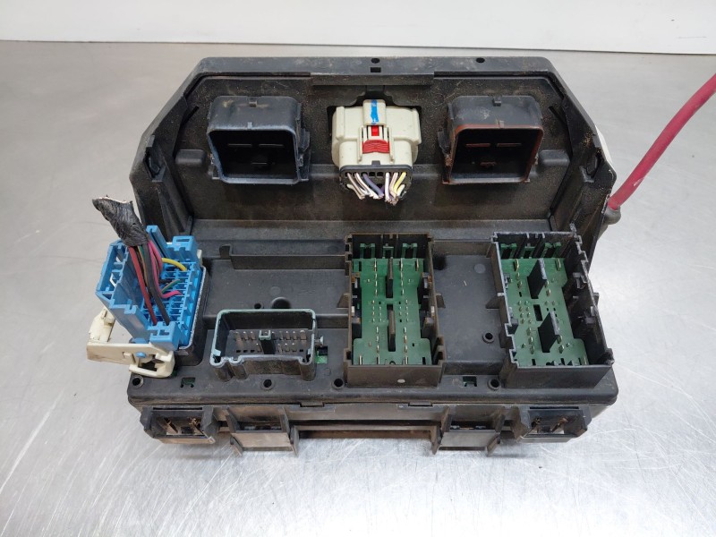Recambio de caja reles / fusibles para chrysler grand voyager v (rt) 2.8 crd referencia OEM IAM 68036345AA 56049720R 