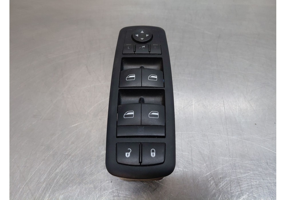Recambio de mando elevalunas delantero izquierdo para chrysler grand voyager v (rt) 2.8 crd referencia OEM IAM 68029023AA  