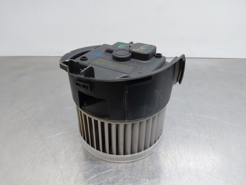 Recambio de motor calefaccion para peugeot 407 (6d_) 1.8 16v (6d6fyc) referencia OEM IAM   