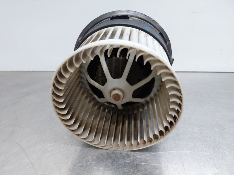 Recambio de motor calefaccion para peugeot 407 (6d_) 1.8 16v (6d6fyc) referencia OEM IAM   