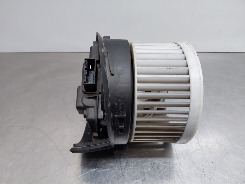 Recambio de motor calefaccion para peugeot 407 (6d_) 1.8 16v (6d6fyc) referencia OEM IAM   