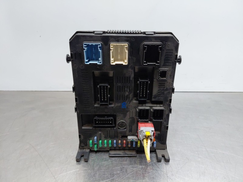 Recambio de caja reles / fusibles para peugeot 407 (6d_) 1.8 16v (6d6fyc) referencia OEM IAM   