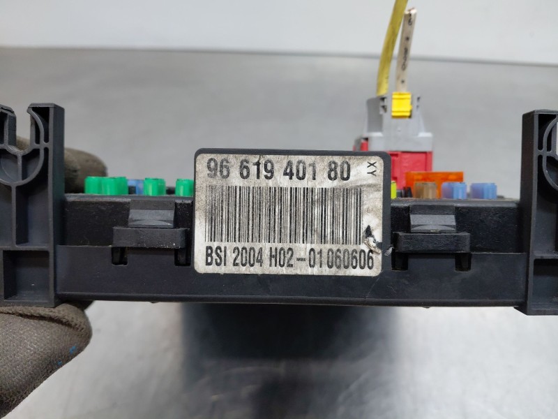 Recambio de caja reles / fusibles para peugeot 407 (6d_) 1.8 16v (6d6fyc) referencia OEM IAM   