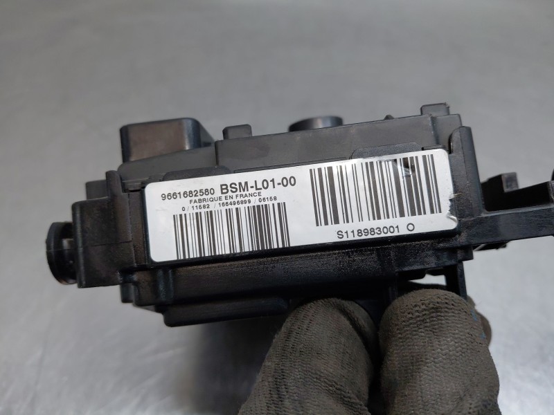 Recambio de caja reles / fusibles para peugeot 407 (6d_) 1.8 16v (6d6fyc) referencia OEM IAM   