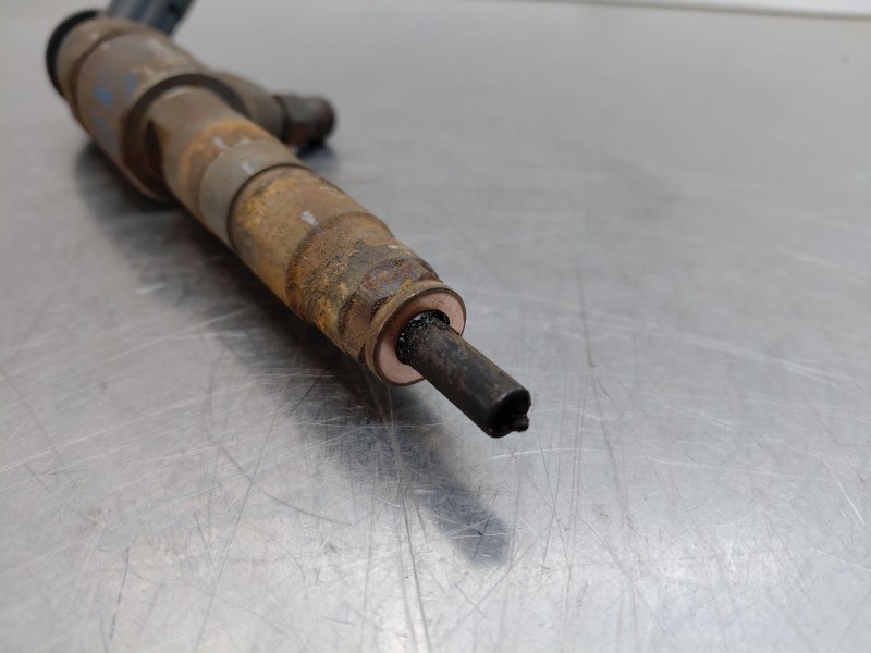 Recambio de inyector para peugeot 208 acces referencia OEM IAM   