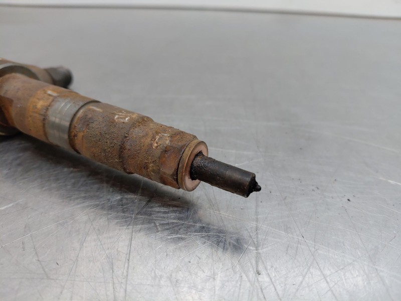 Recambio de inyector para peugeot 208 acces referencia OEM IAM   