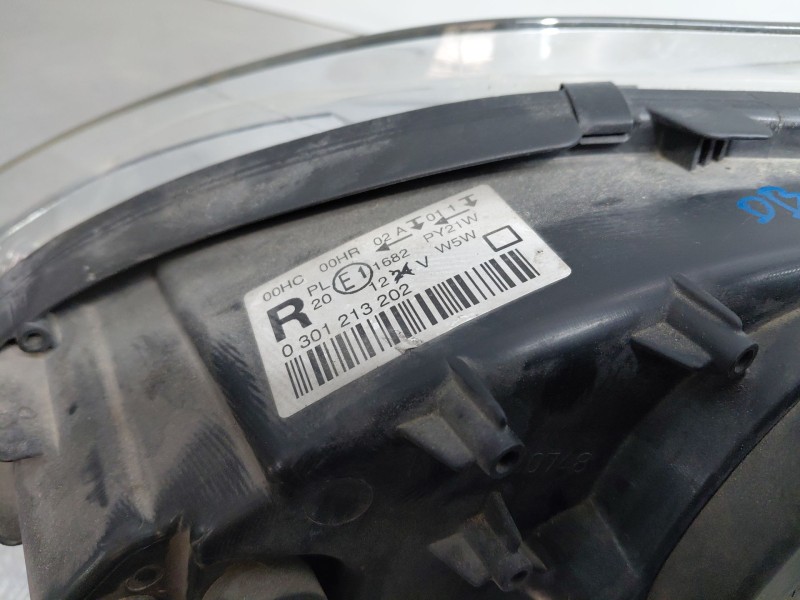 Recambio de faro derecho para peugeot 407 (6d_) 1.8 16v (6d6fyc) referencia OEM IAM 620690  