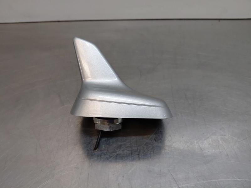 Recambio de antena para audi tt (8j3/8j9) coupe referencia OEM IAM 8J8035503FGRU  