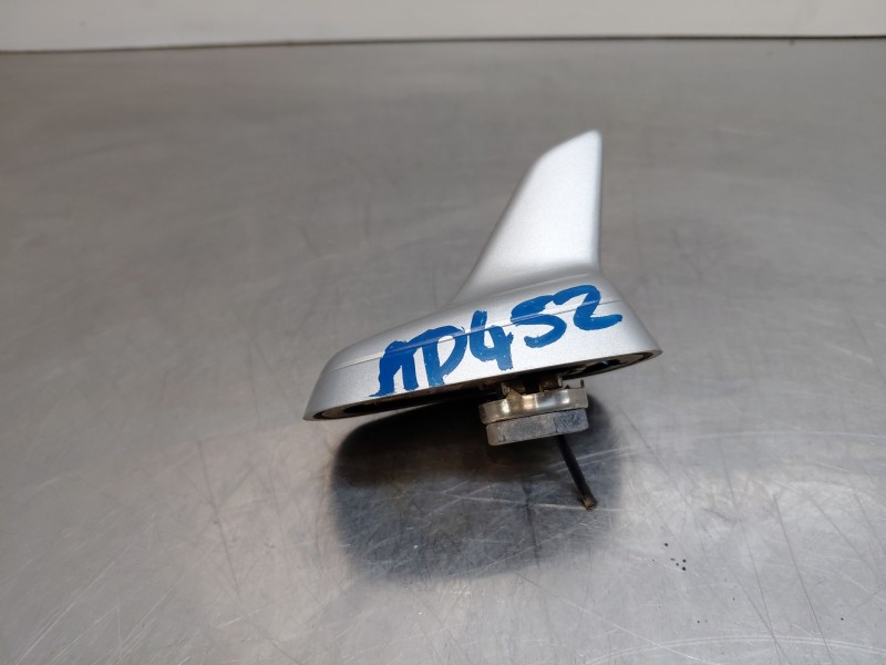 Recambio de antena para audi tt (8j3/8j9) coupe referencia OEM IAM 8J8035503FGRU  