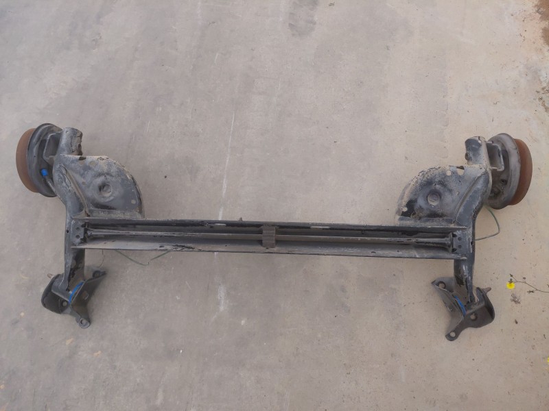 Recambio de puente trasero para dacia sandero (bs_) 1.2 16v referencia OEM IAM 555018215R  