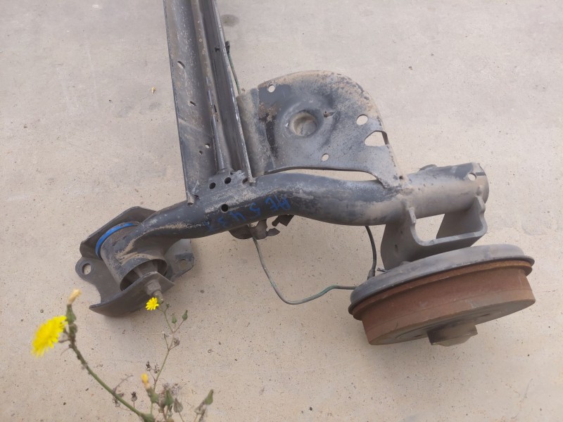 Recambio de puente trasero para dacia sandero (bs_) 1.2 16v referencia OEM IAM 555018215R  