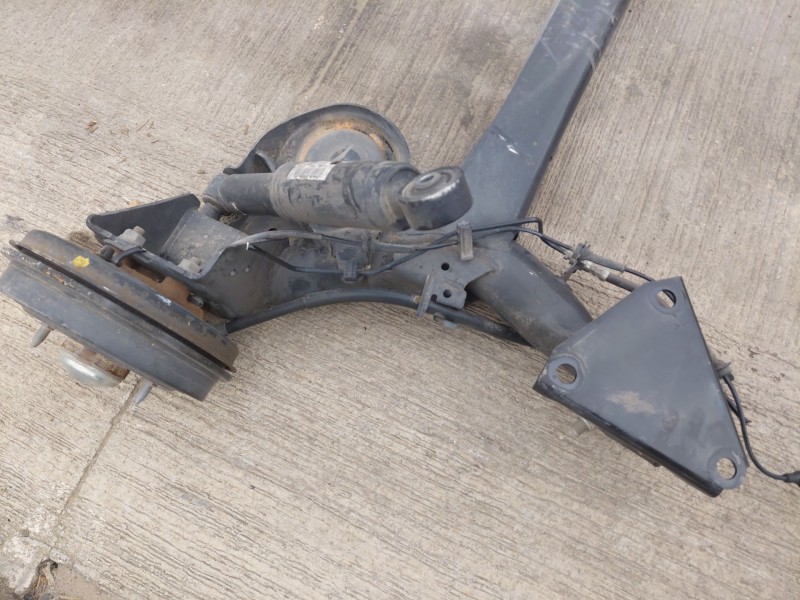 Recambio de puente trasero para fiat 500 sport referencia OEM IAM 51889557  