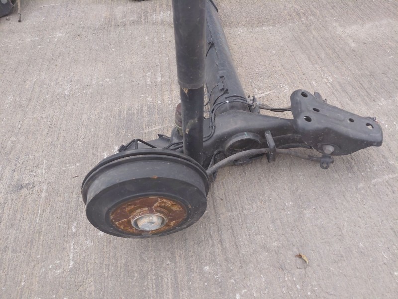 Recambio de puente trasero para citroën c4 cactus bluehdi referencia OEM IAM 1607197180  