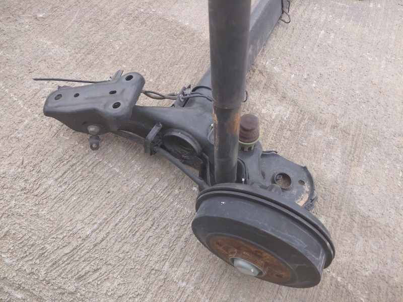 Recambio de puente trasero para citroën c4 cactus bluehdi referencia OEM IAM 1607197180  