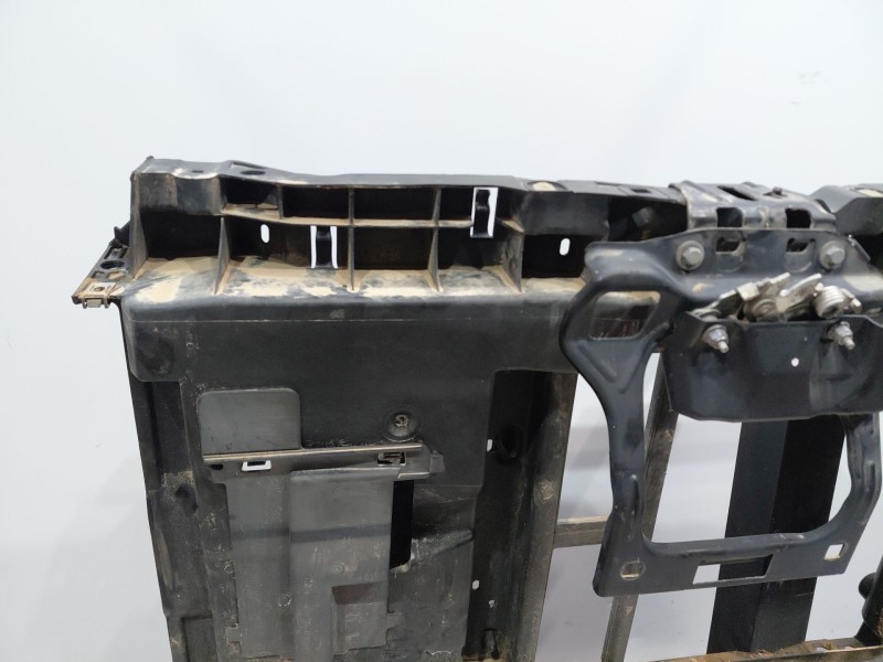 Recambio de panel frontal para peugeot 208 acces referencia OEM IAM 9676534380  