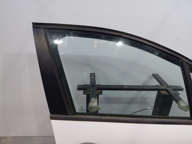 Recambio de puerta delantera derecha para peugeot 208 acces referencia OEM IAM 9671889680  