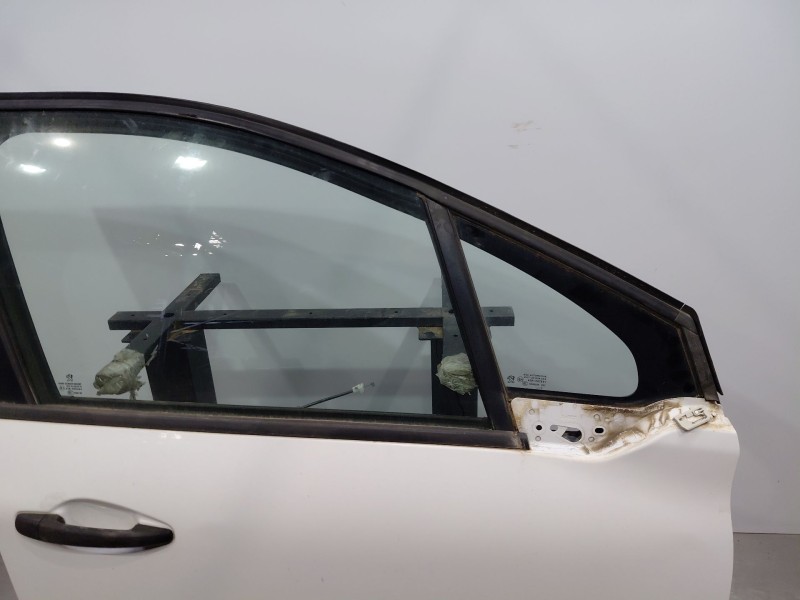 Recambio de puerta delantera derecha para peugeot 208 acces referencia OEM IAM 9671889680  