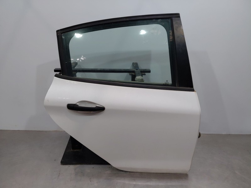 Recambio de puerta trasera derecha para peugeot 208 acces referencia OEM IAM 9671907480  