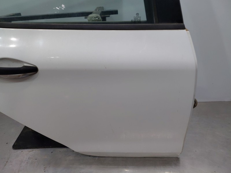 Recambio de puerta trasera derecha para peugeot 208 acces referencia OEM IAM 9671907480  