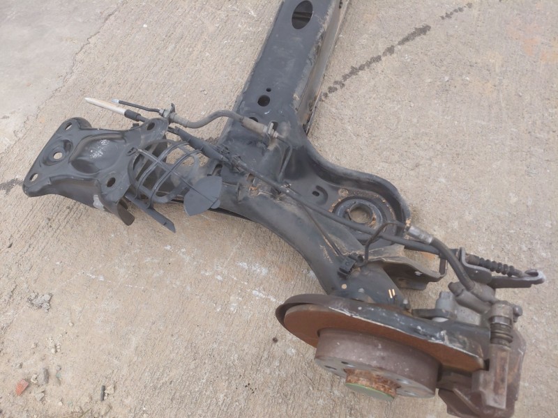 Recambio de puente trasero para seat arona suv referencia OEM IAM 2Q0501053CM  