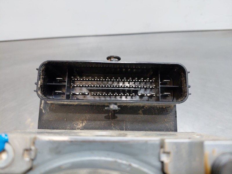 Recambio de abs para opel corsa f elegance referencia OEM IAM 9860815280  