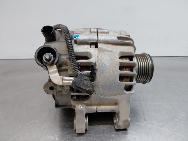 Recambio de alternador para opel corsa f elegance referencia OEM IAM 9835689480  