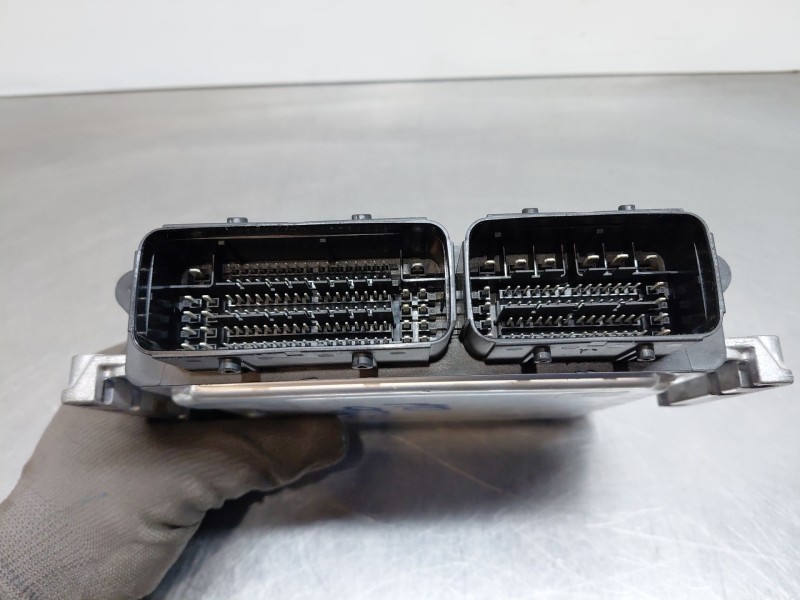 Recambio de centralita motor uce para opel corsa f elegance referencia OEM IAM 9851331280 0261s105h6 