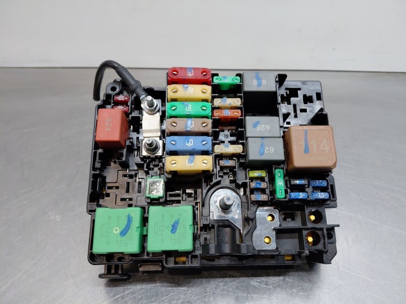 Recambio de caja reles / fusibles para opel corsa f elegance referencia OEM IAM 9804848480  