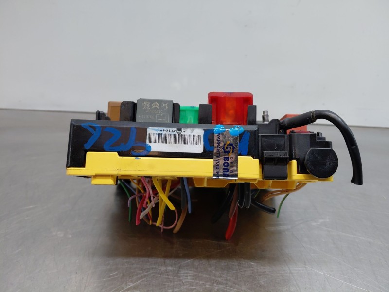 Recambio de caja reles / fusibles para opel corsa f elegance referencia OEM IAM 9804848480  