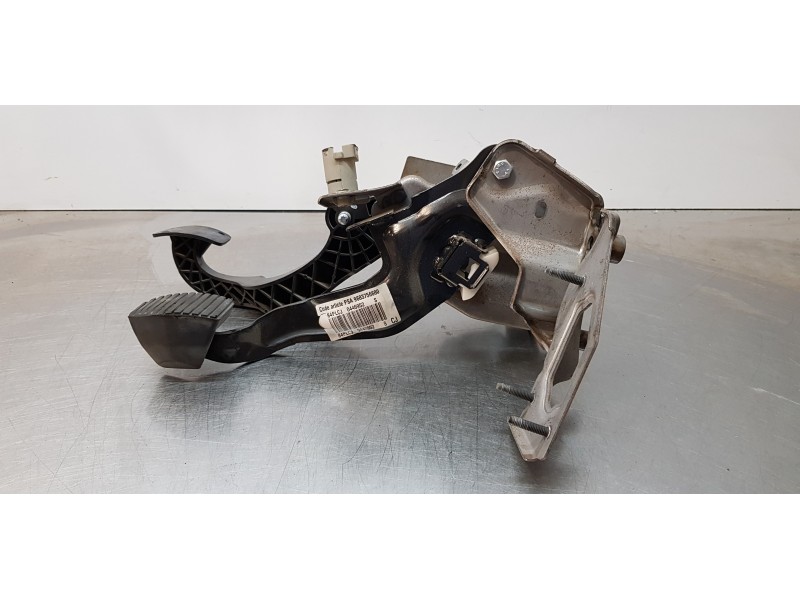 Recambio de pedal embrague para peugeot 2008 (--.2013) active referencia OEM IAM 9683756680  
