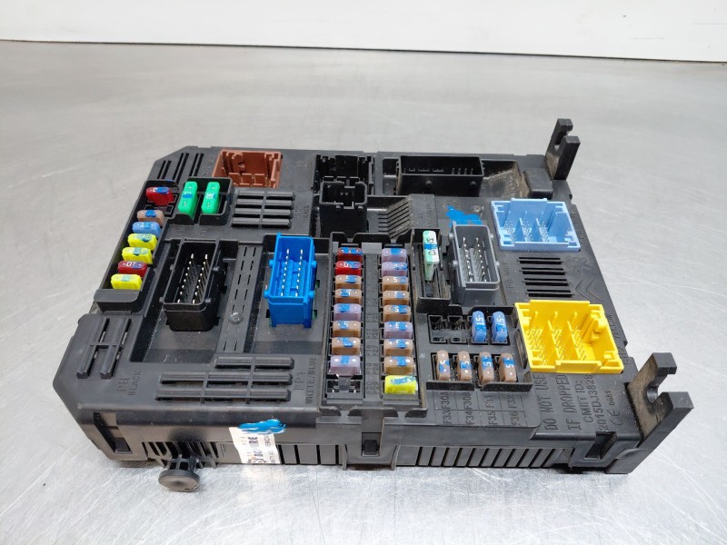 Recambio de caja reles / fusibles para opel corsa f elegance referencia OEM IAM 9855665280  