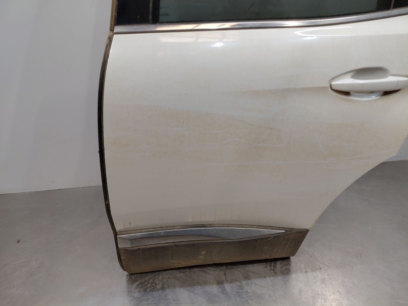 Recambio de puerta trasera izquierda para peugeot 3008 gt line referencia OEM IAM 9812317280  