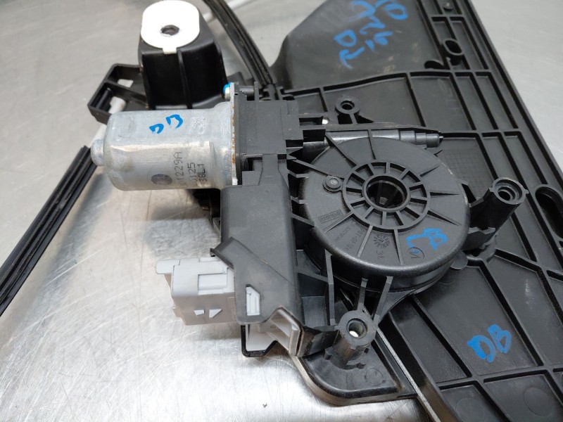 Recambio de elevalunas delantero izquierdo para opel corsa f elegance referencia OEM IAM 9829043680  