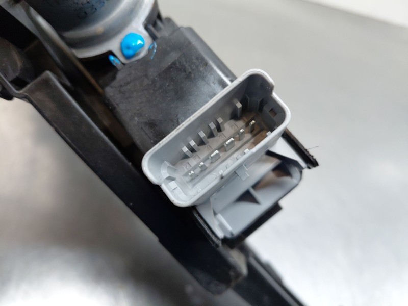 Recambio de elevalunas delantero izquierdo para opel corsa f elegance referencia OEM IAM 9829043680  