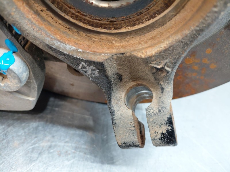 Recambio de mangueta delantera derecha para opel corsa f elegance referencia OEM IAM 9826779780  