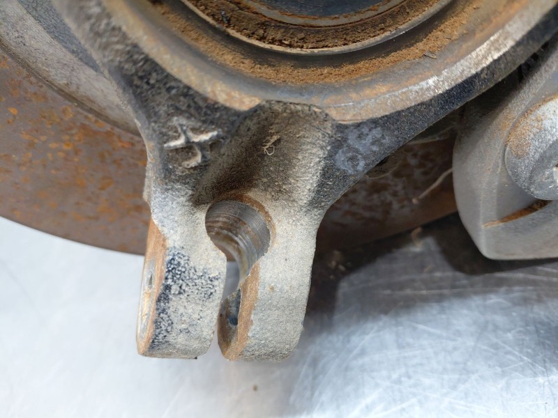 Recambio de mangueta delantera izquierda para opel corsa f elegance referencia OEM IAM 9826878080  