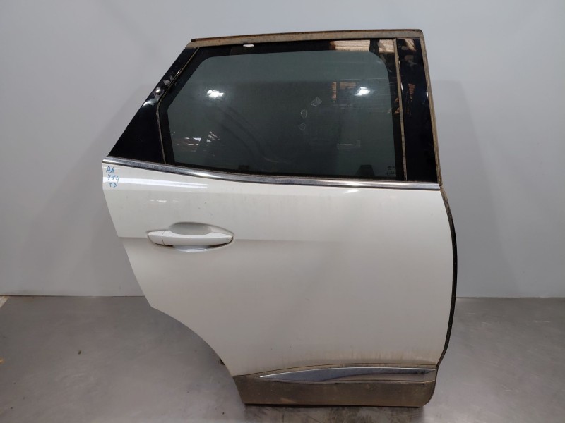 Recambio de puerta trasera derecha para peugeot 3008 gt line referencia OEM IAM 9812317080  