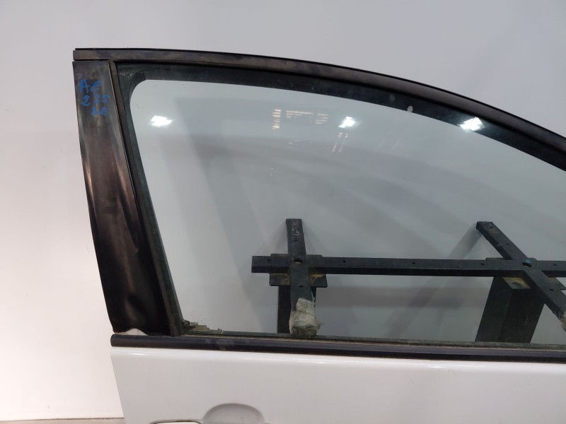 Recambio de puerta delantera derecha para toyota prius (zvw50) hybrid referencia OEM IAM 6700147152  