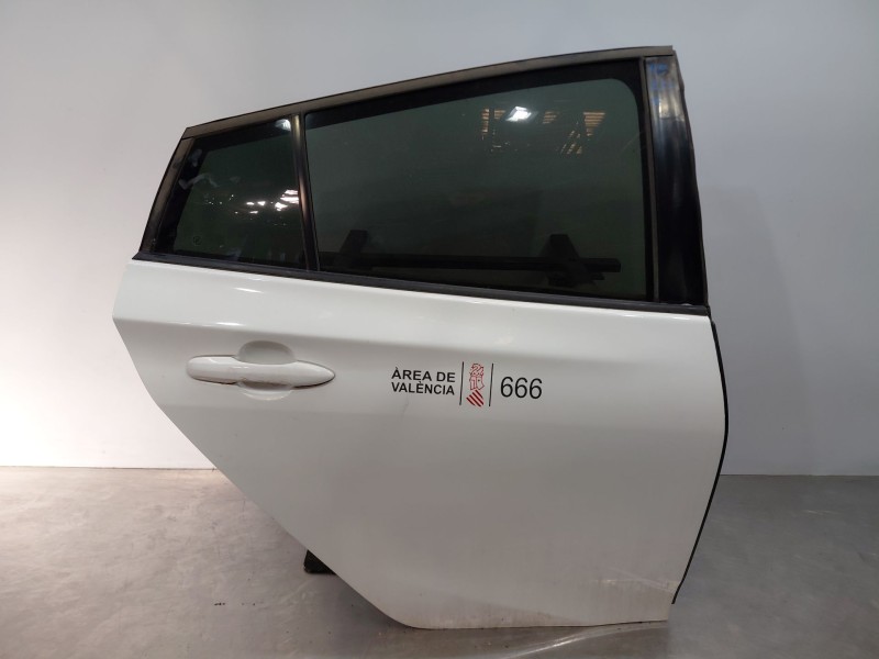 Recambio de puerta trasera derecha para toyota prius (zvw50) hybrid referencia OEM IAM 6700347210  