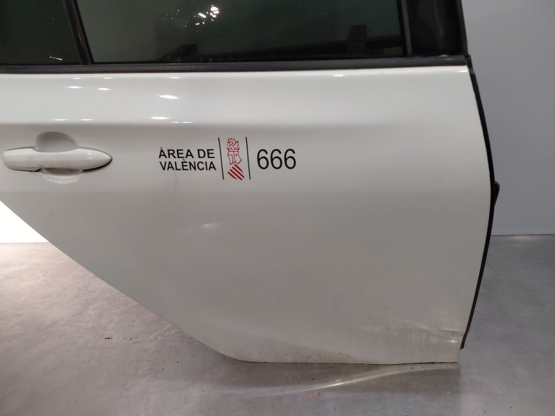 Recambio de puerta trasera derecha para toyota prius (zvw50) hybrid referencia OEM IAM 6700347210  