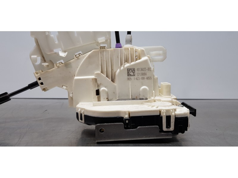 Recambio de cerradura puerta trasera izquierda para jeep renegade limited 4x2 referencia OEM IAM 52139904  