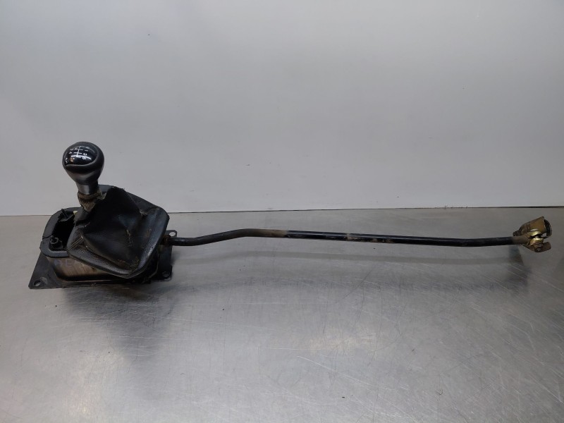 Recambio de palanca cambio para seat ibiza ii (6k1) 1.4 i referencia OEM IAM 6K0711061  