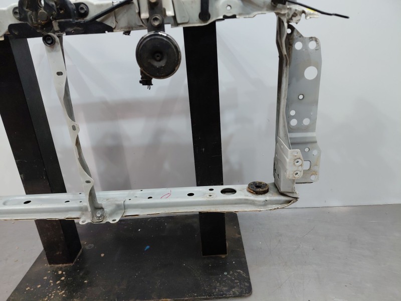 Recambio de panel frontal para toyota prius (zvw50) hybrid referencia OEM IAM 5320547900 5320247901 5320347901