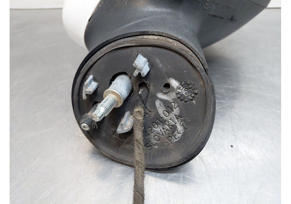 Recambio de retrovisor derecho para ford fiesta vi (cb1, ccn) 1.6 tdci referencia OEM IAM 1753801  