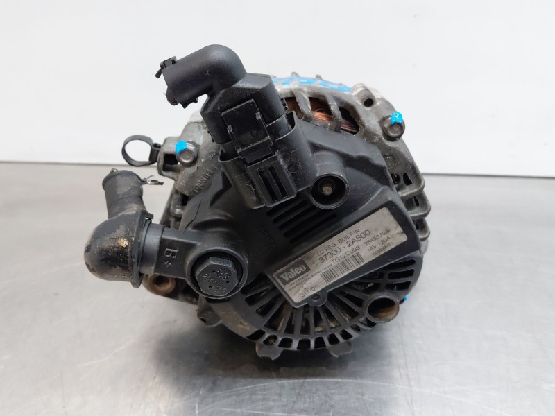 Recambio de alternador para kia cee´d hatchback (ed) 1.6 crdi 115 referencia OEM IAM 373002A500  